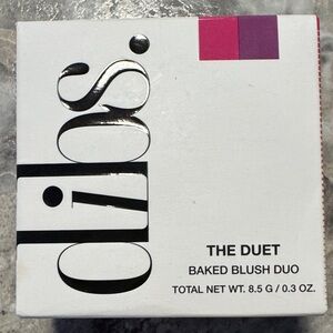 The Duet Baked Blush Duo - Vibrant Pink and Purple